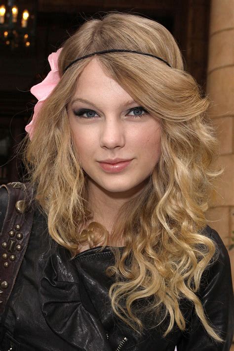 taylor swift age in 2009